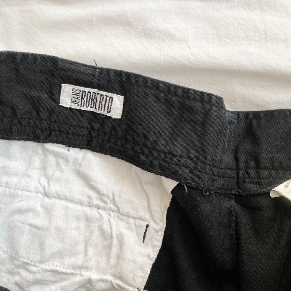SOLD-Vintage black bermuda shorts - Picture 4 of 5